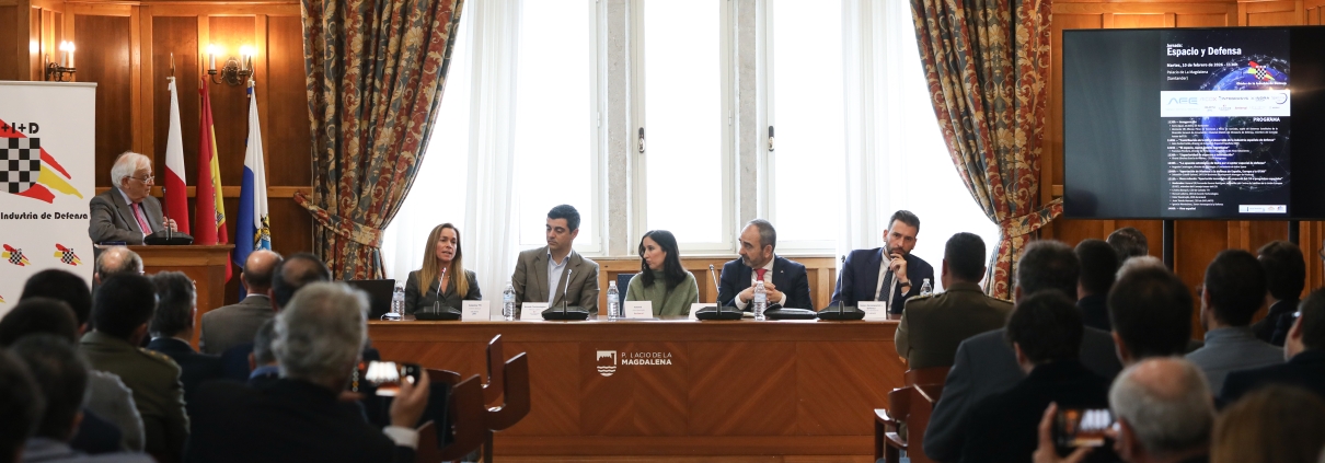 Mesa redonda sobre la aportación tecnológica de empresas del CID a programas espaciales durante la jornada Espacio y Defensa