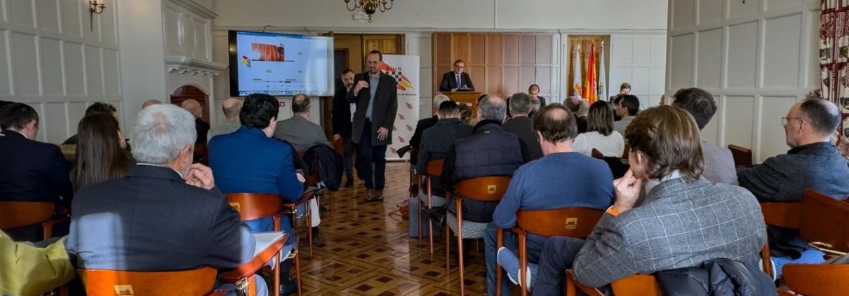 Networking anual del Clúster de la Industria de Defensa celebrado en el Palacio de La Magdalena de Santander.